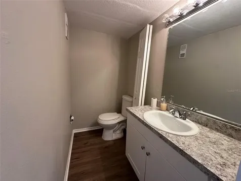 6060 Village Circle Orlando FL 32822