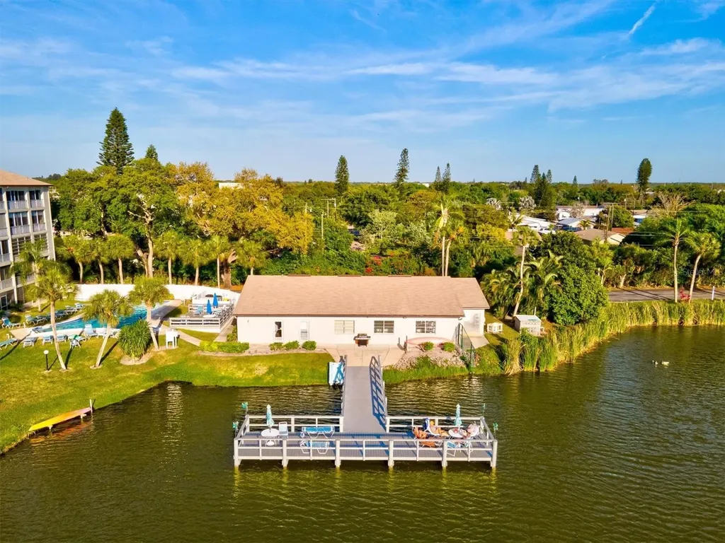 3564 Lake Bayshore Drive Bradenton FL 34205