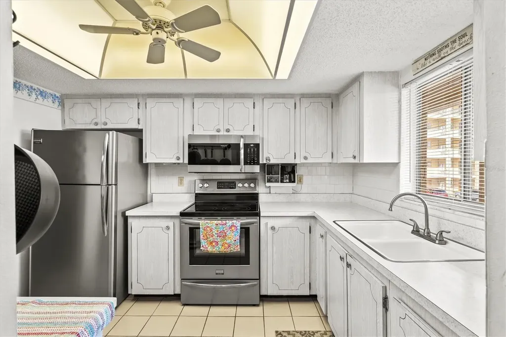 3564 Lake Bayshore Drive Bradenton FL 34205