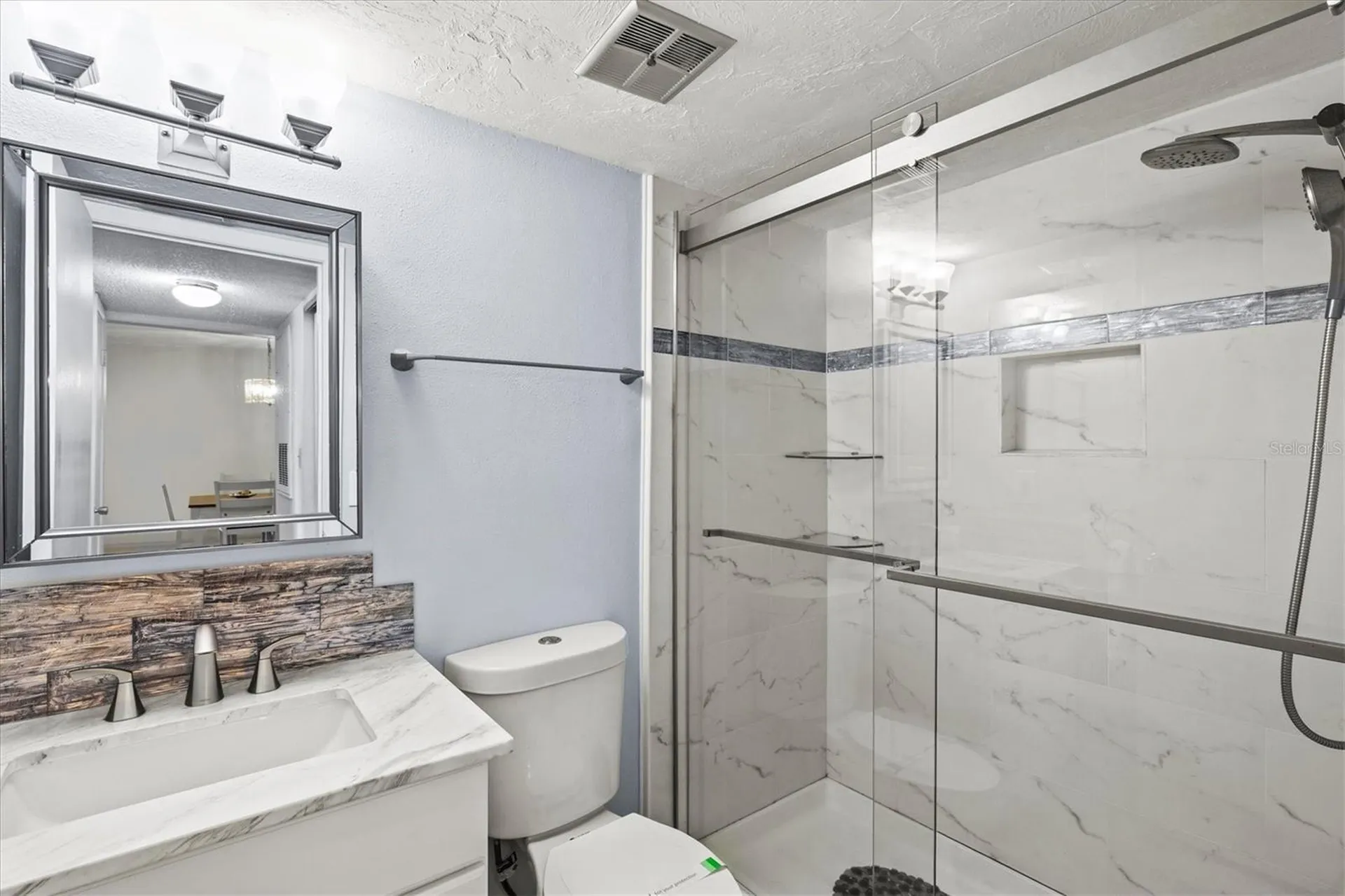 3564 Lake Bayshore Drive Bradenton FL 34205