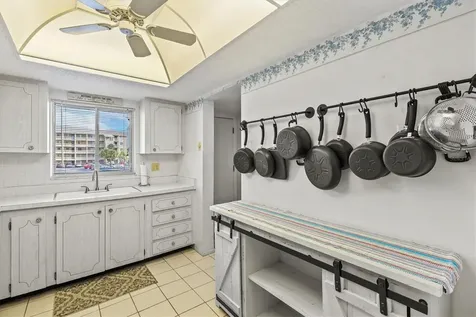 3564 Lake Bayshore Drive Bradenton FL 34205