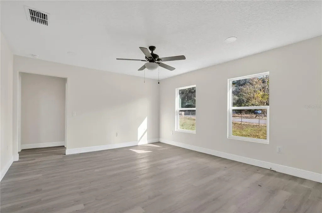 40415 Country Road Eustis FL 32736