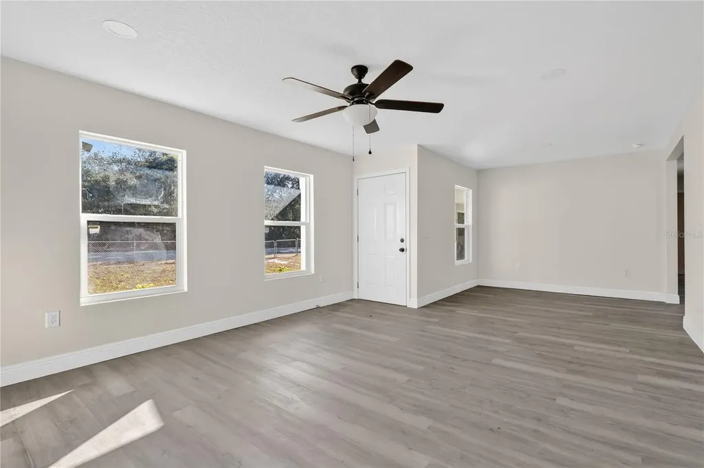 40415 Country Road Eustis FL 32736