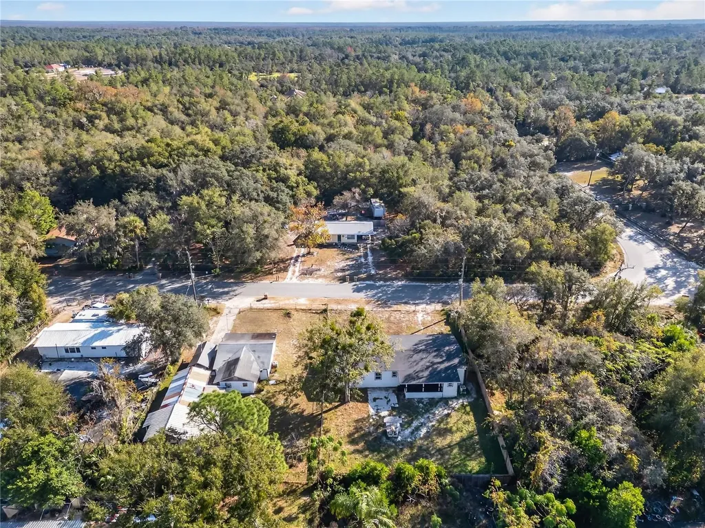 40415 Country Road Eustis FL 32736