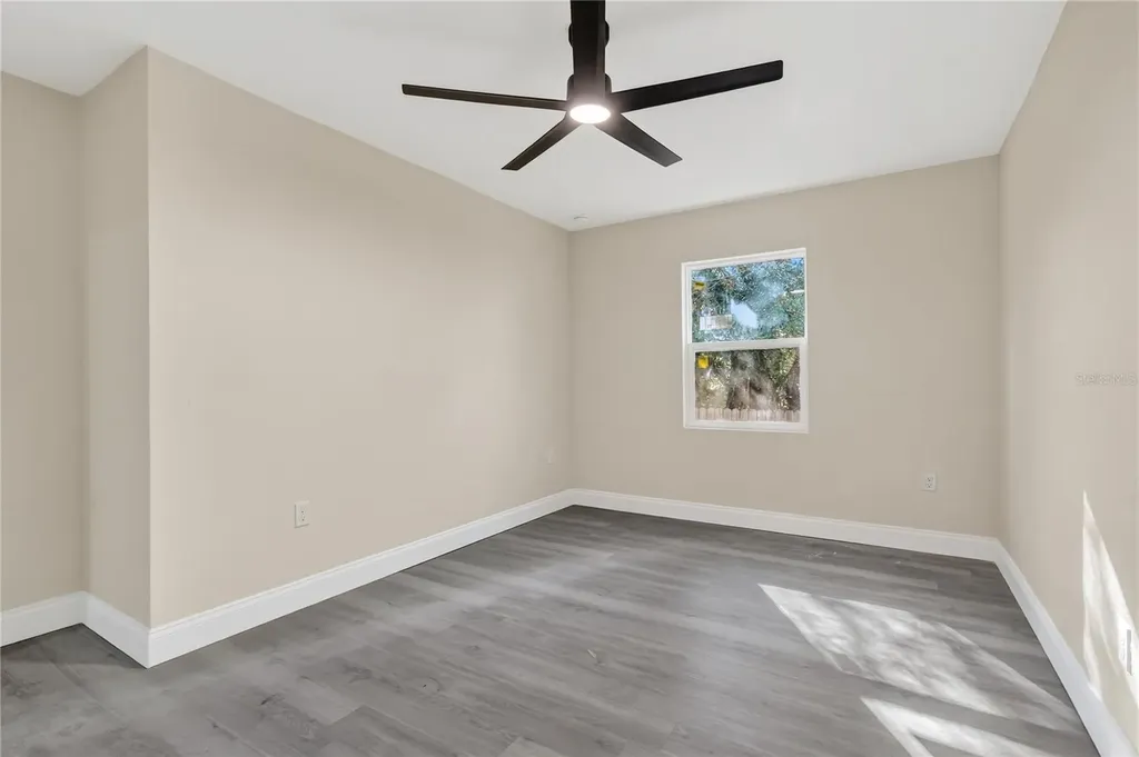 40415 Country Road Eustis FL 32736