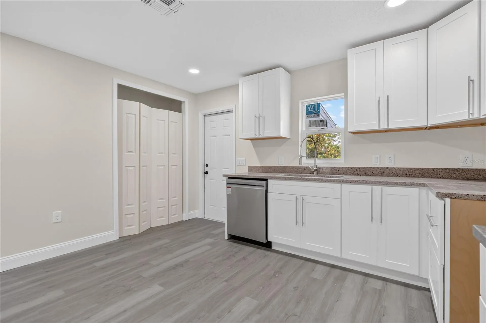 40415 Country Road Eustis FL 32736