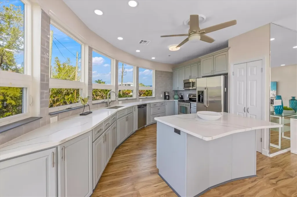 3708 Gulf Drive Holmes Beach FL 34217