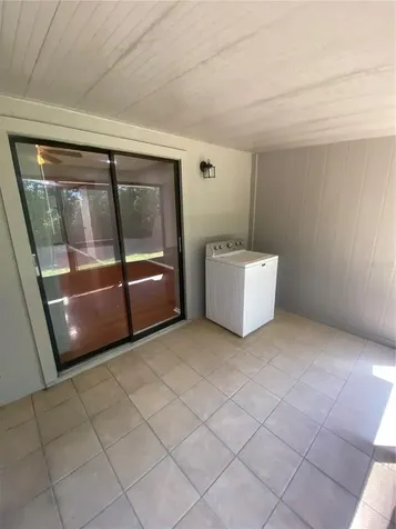 10125 Lake Oak Circle Tampa FL 33624