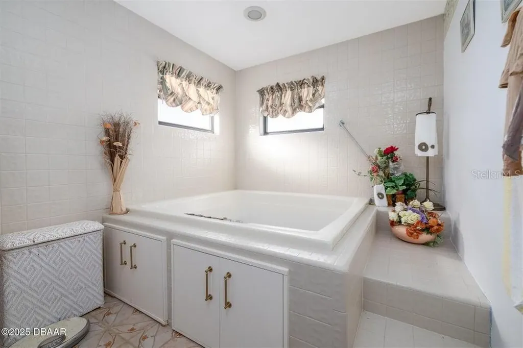 252 Gull Drive S Daytona Beach FL 32119