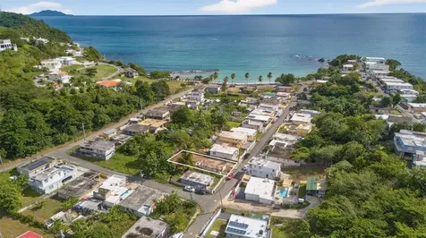 Comm. Hucares 119 Naguabo PR 00718