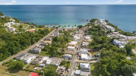 Comm. Hucares 119 Naguabo PR 00718