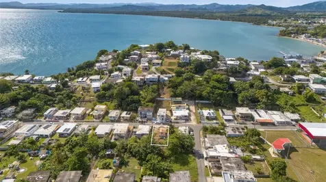 Comm. Hucares 119 Naguabo PR 00718