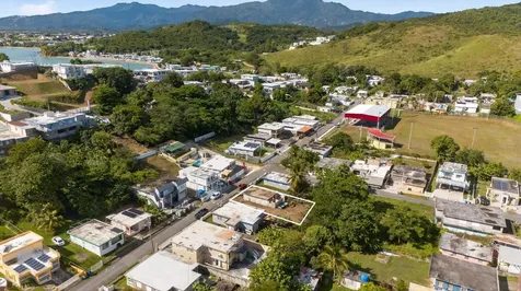 Comm. Hucares 119 Naguabo PR 00718