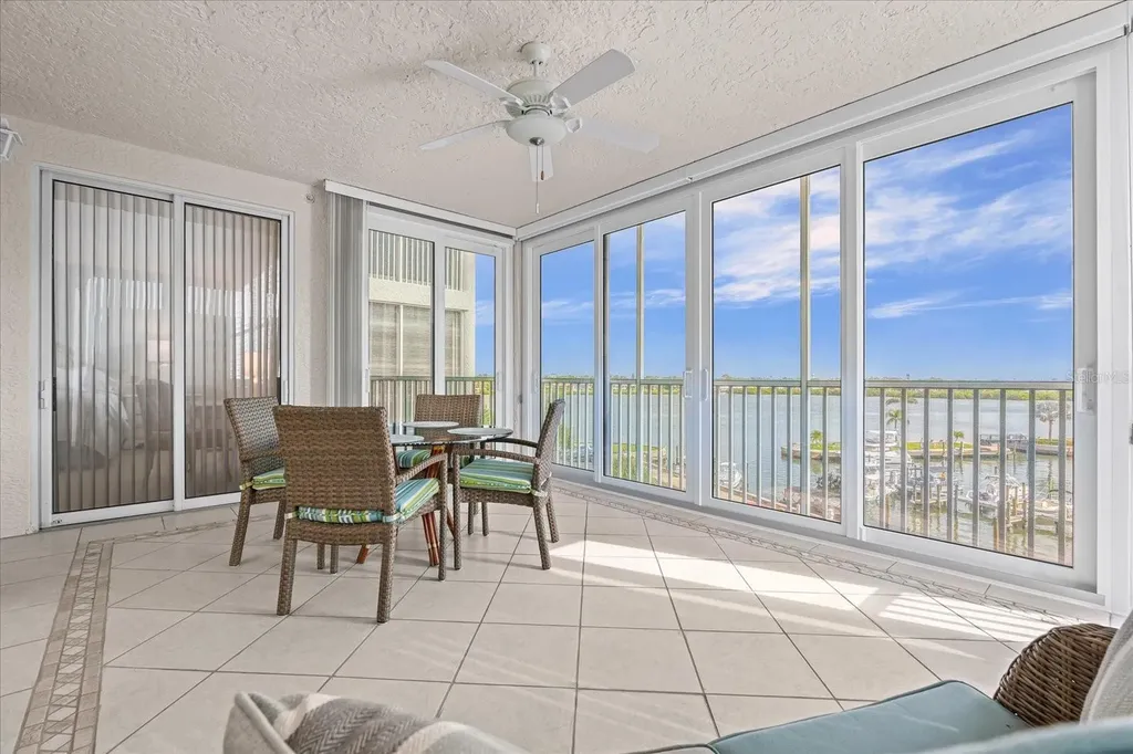 1260 Dolphin Bay Way Sarasota FL 34242