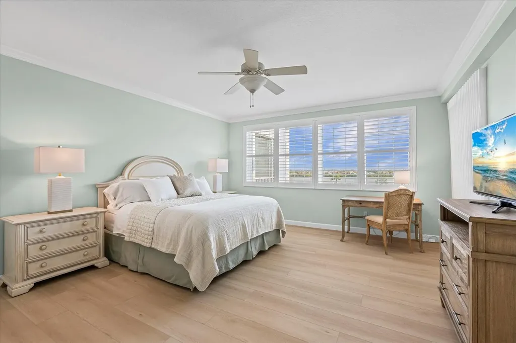 1260 Dolphin Bay Way Sarasota FL 34242