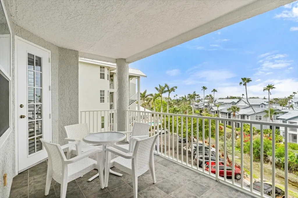 1260 Dolphin Bay Way Sarasota FL 34242