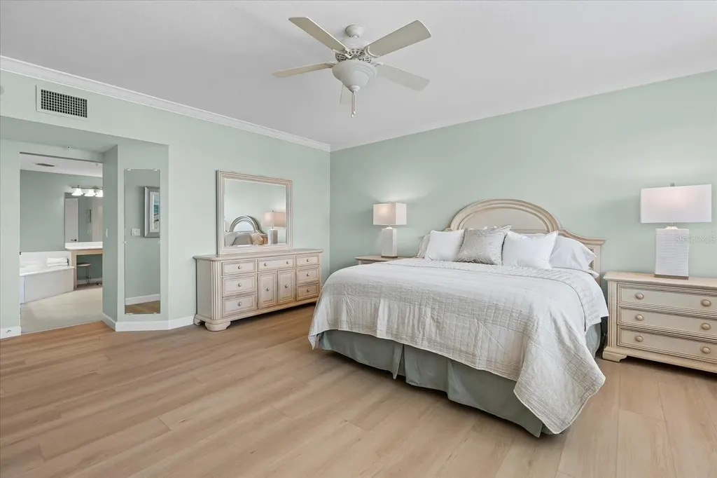 1260 Dolphin Bay Way Sarasota FL 34242