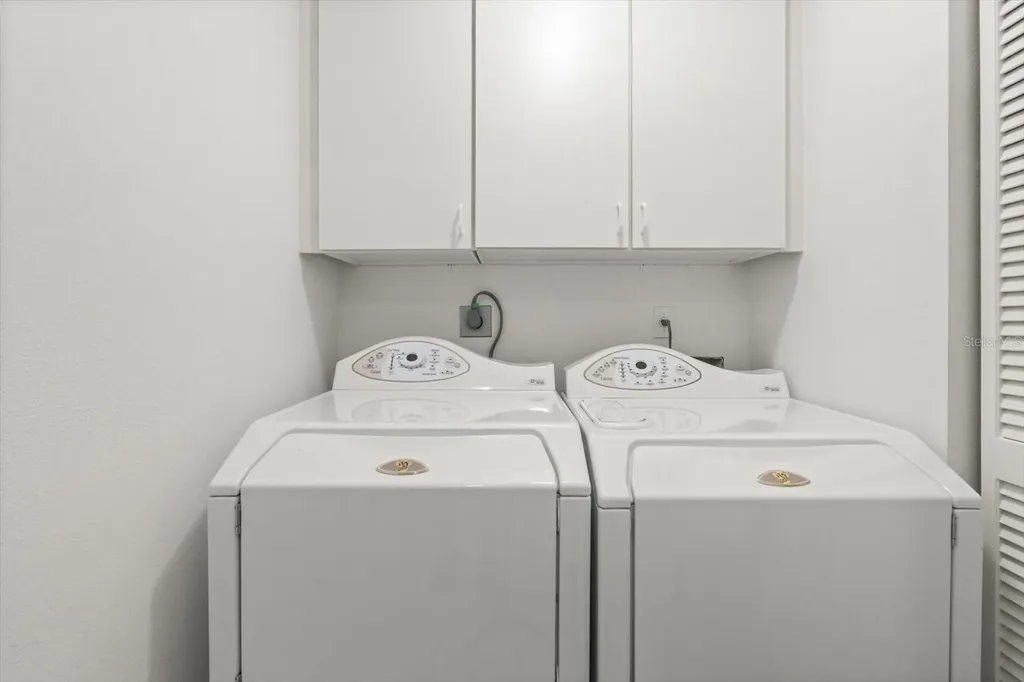 1260 Dolphin Bay Way Sarasota FL 34242