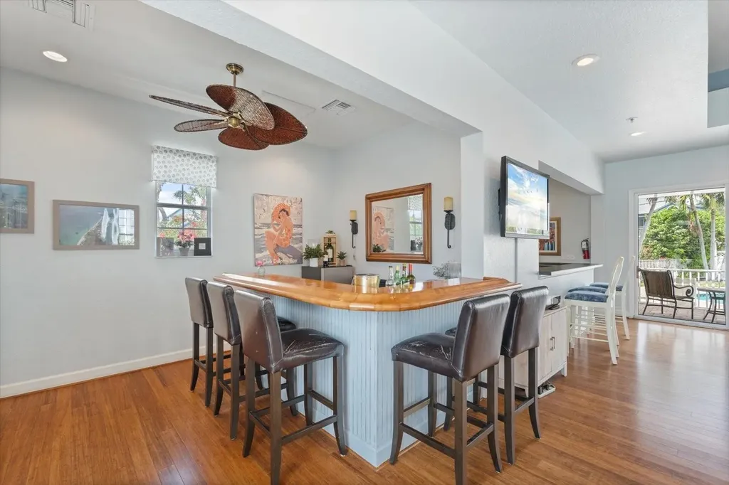 1260 Dolphin Bay Way Sarasota FL 34242