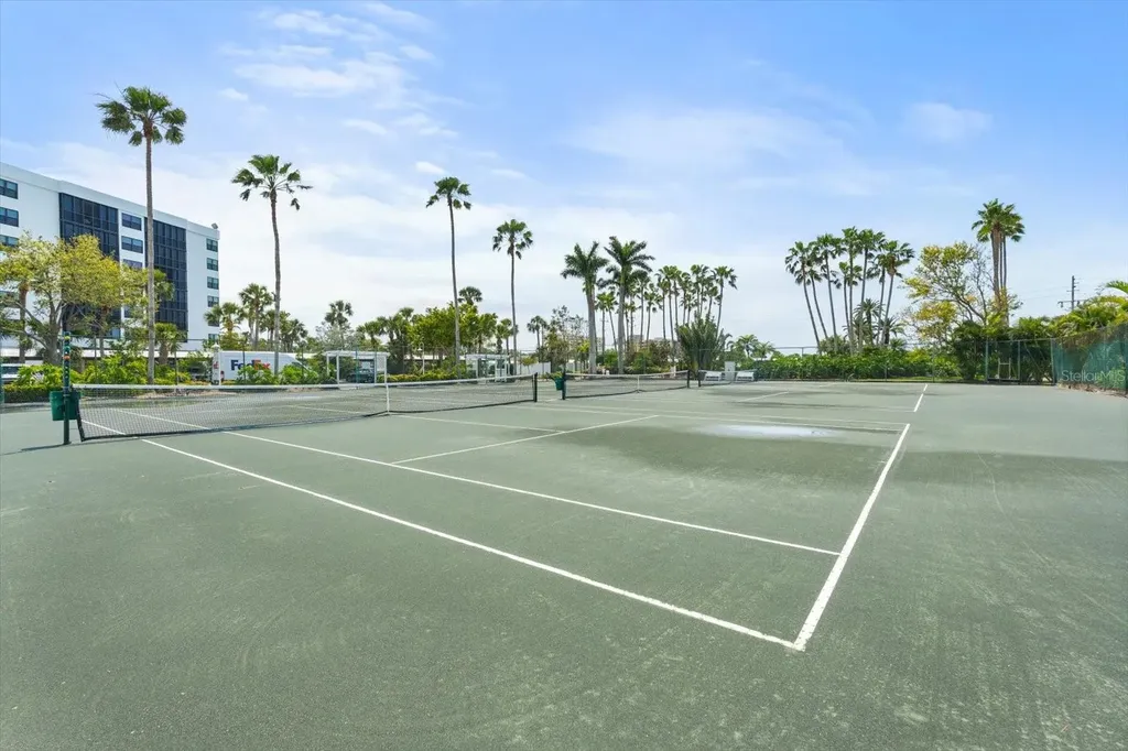 1260 Dolphin Bay Way Sarasota FL 34242