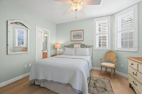 1260 Dolphin Bay Way Sarasota FL 34242