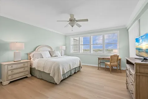 1260 Dolphin Bay Way Sarasota FL 34242