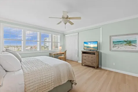 1260 Dolphin Bay Way Sarasota FL 34242
