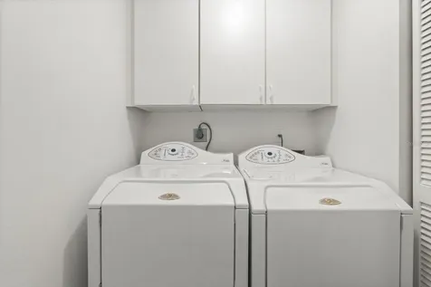 1260 Dolphin Bay Way Sarasota FL 34242