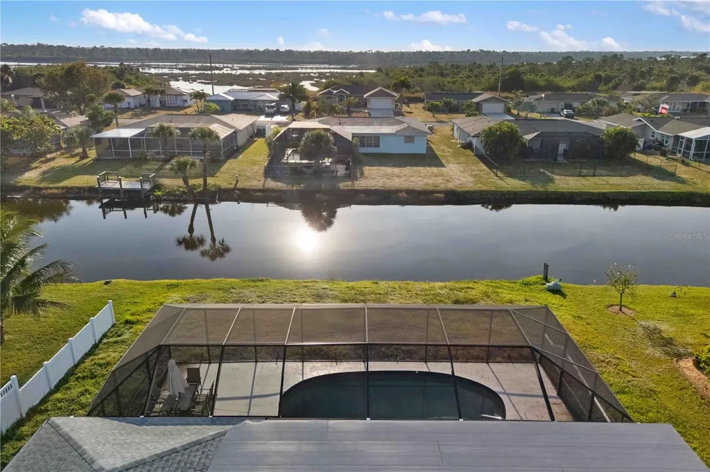 33 Caddy Road Rotonda West FL 33947