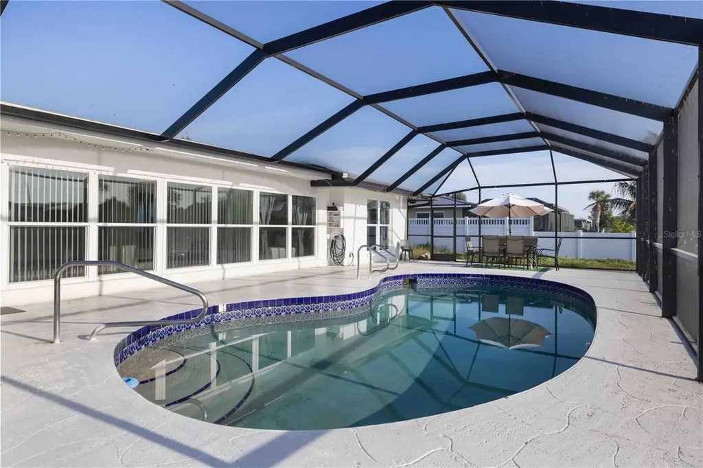 33 Caddy Road Rotonda West FL 33947