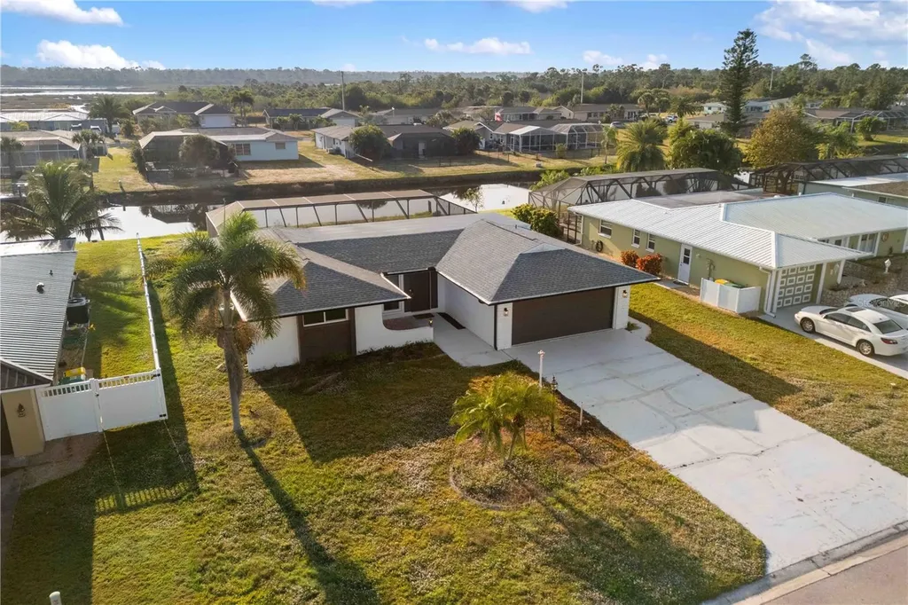 33 Caddy Road Rotonda West FL 33947