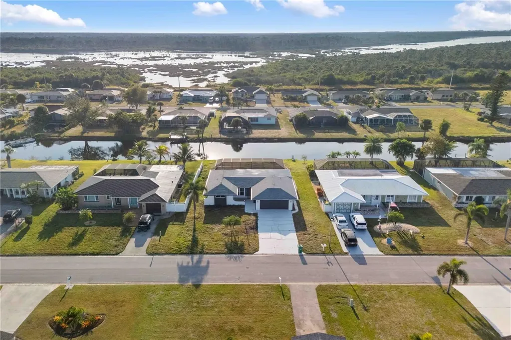 33 Caddy Road Rotonda West FL 33947