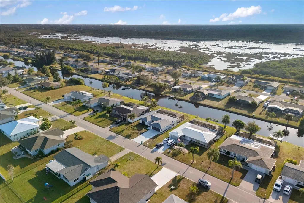 33 Caddy Road Rotonda West FL 33947