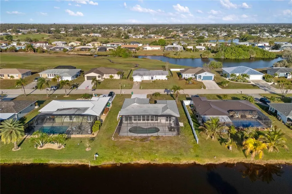 33 Caddy Road Rotonda West FL 33947