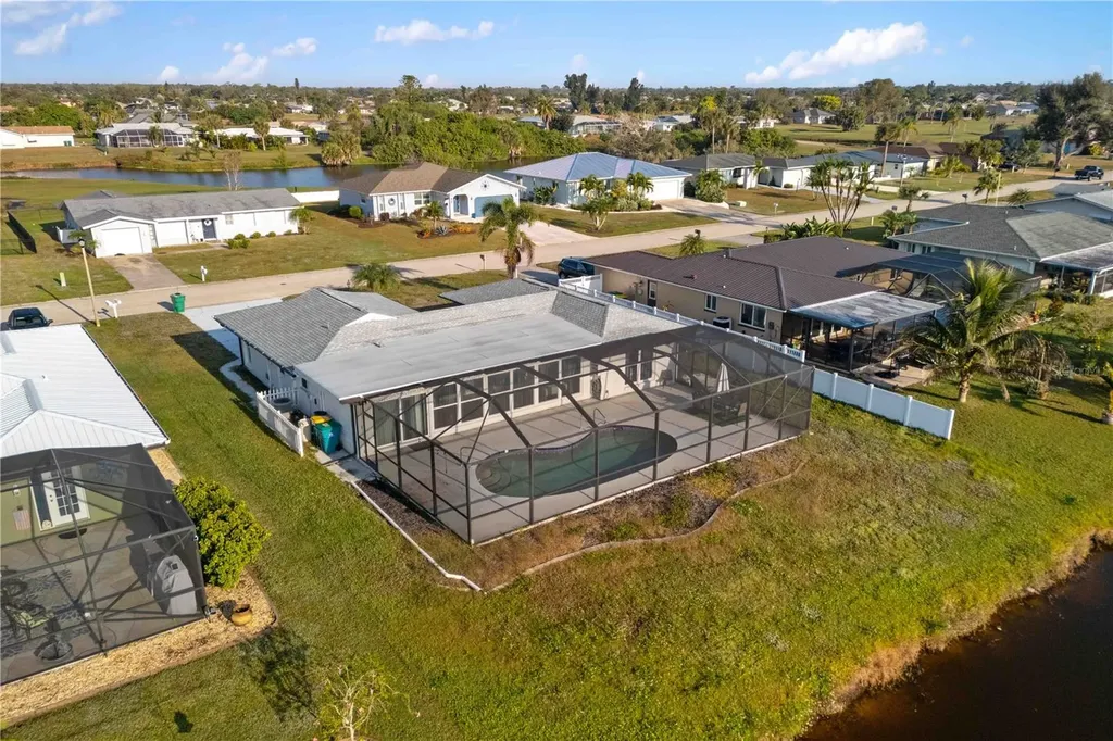 33 Caddy Road Rotonda West FL 33947