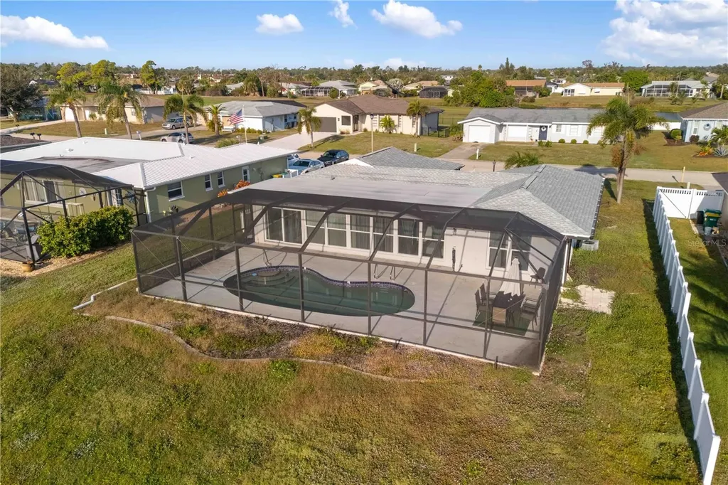 33 Caddy Road Rotonda West FL 33947