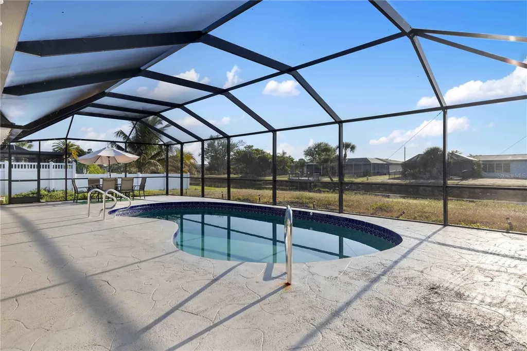 33 Caddy Road Rotonda West FL 33947