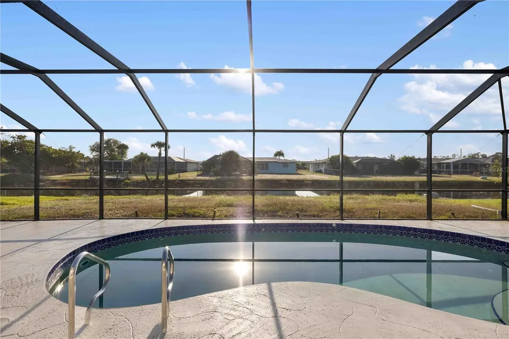 33 Caddy Road Rotonda West FL 33947
