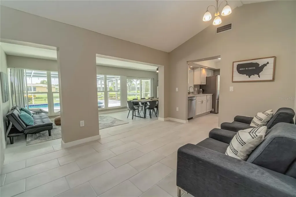 33 Caddy Road Rotonda West FL 33947