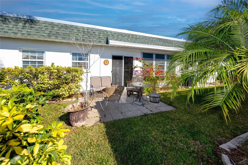 7830 39th Terrace N St Petersburg FL 33709