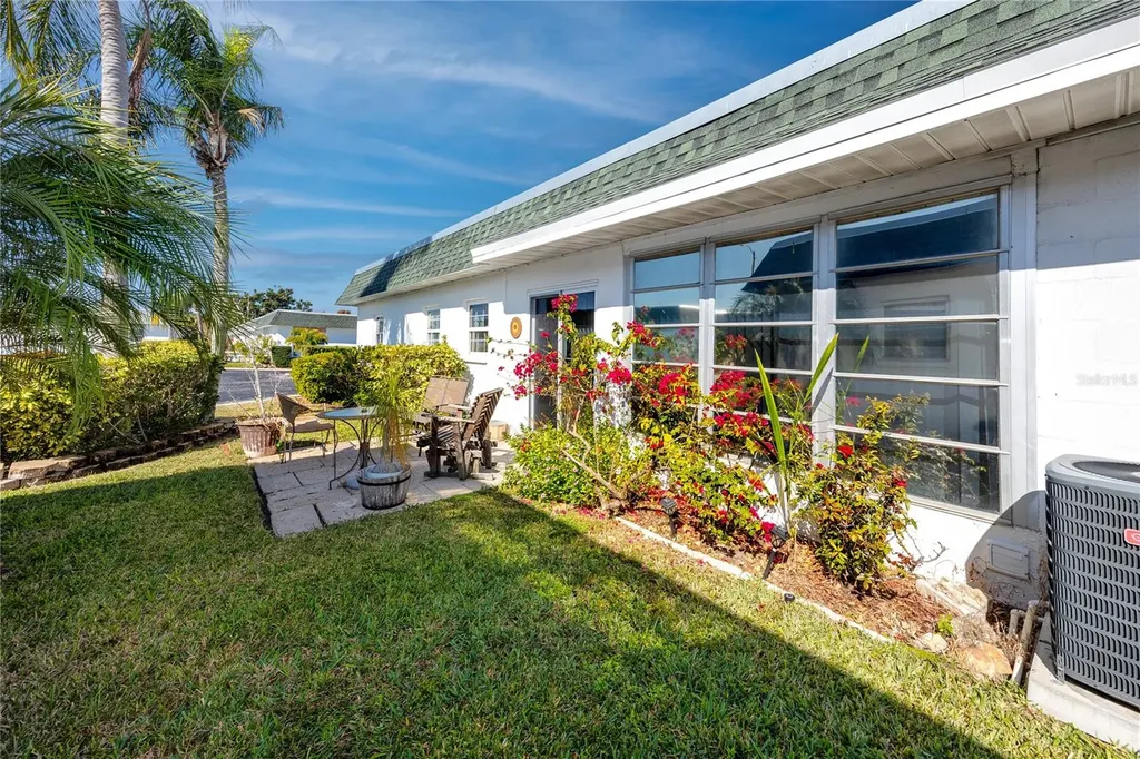 7830 39th Terrace N St Petersburg FL 33709