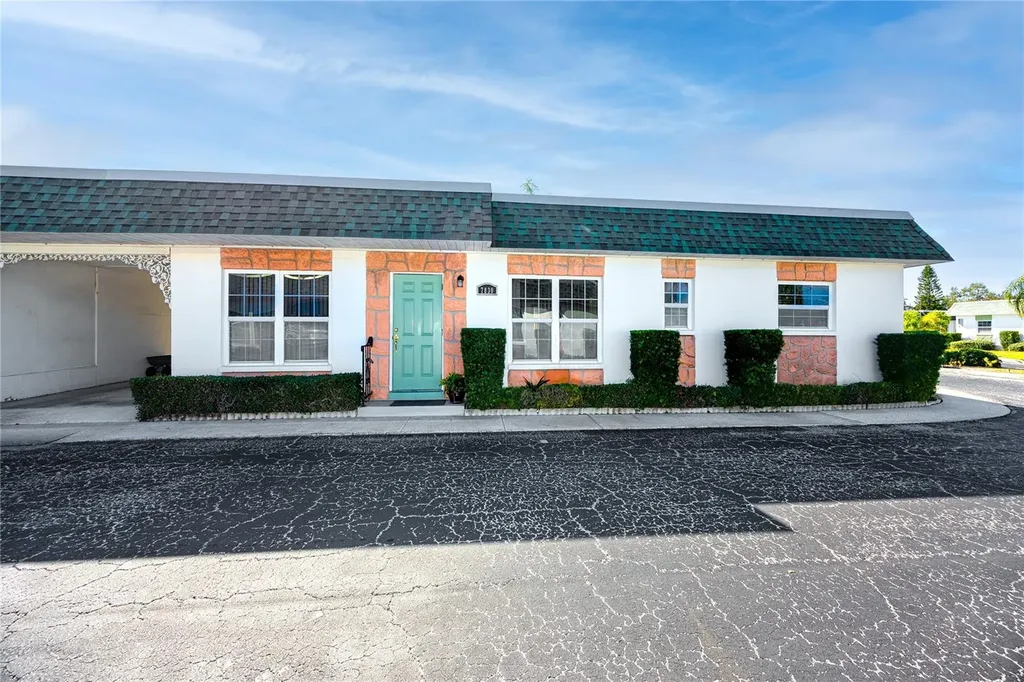7830 39th Terrace N St Petersburg FL 33709