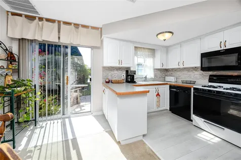 7830 39th Terrace N St Petersburg FL 33709