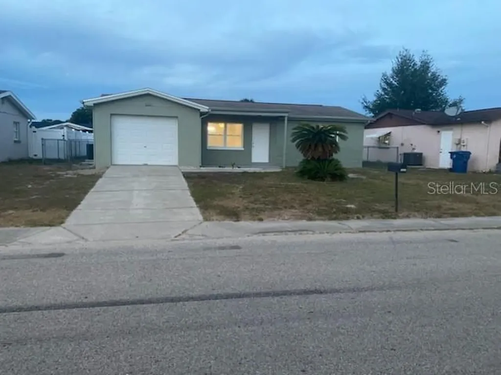 8227 Saybrook Drive Port Richey FL 34668