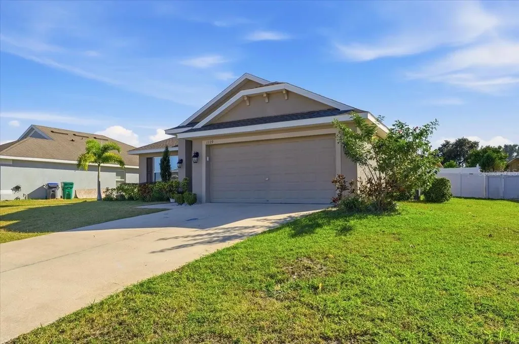 1129 Legatto Loop Dundee FL 33838