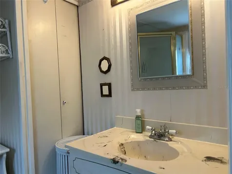 5025 Brae Burn Avenue Sarasota FL 34234