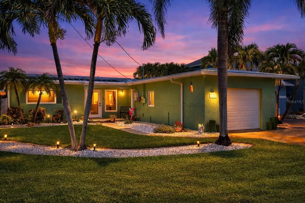 16129 4th Street E Redington Beach FL 33708