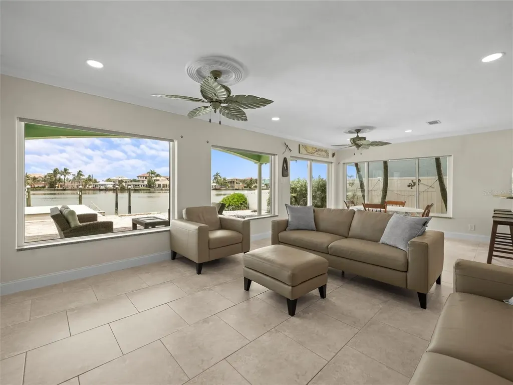 16129 4th Street E Redington Beach FL 33708