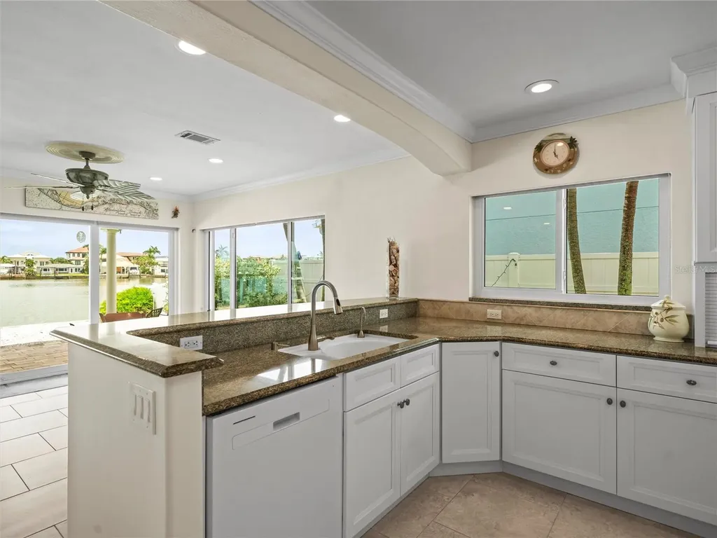 16129 4th Street E Redington Beach FL 33708
