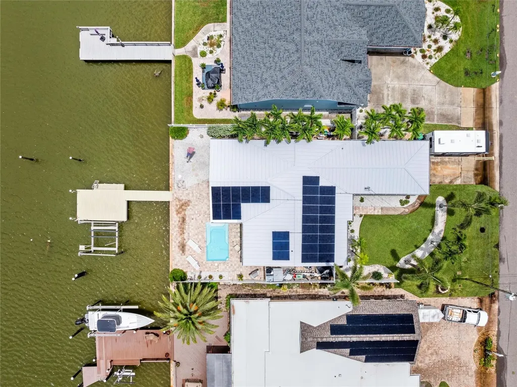 16129 4th Street E Redington Beach FL 33708